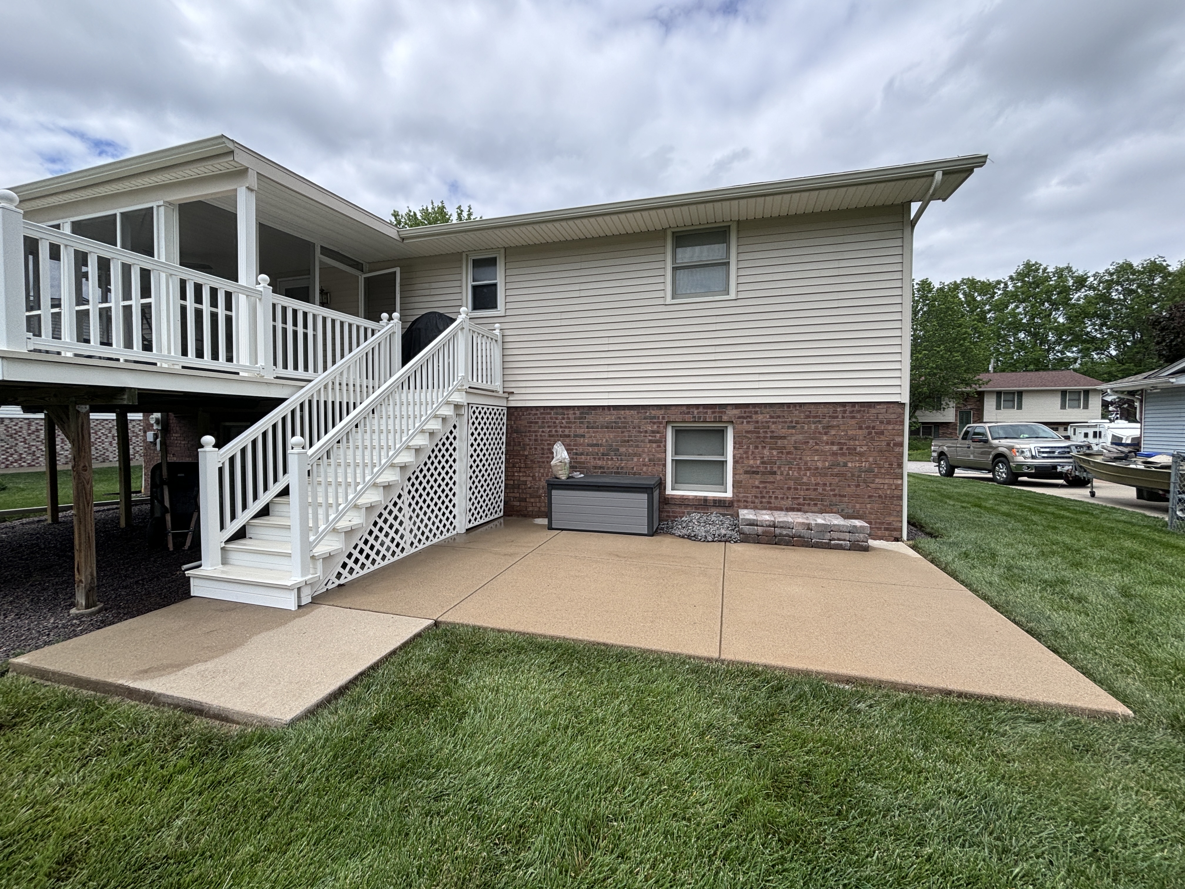 Patio Cleaning in Waterloo Illinois